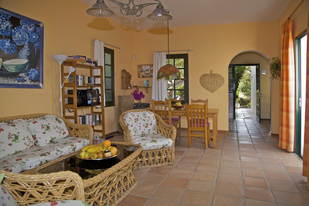 Casa Finca Avocado Los Llanos De Aridane Exterior photo